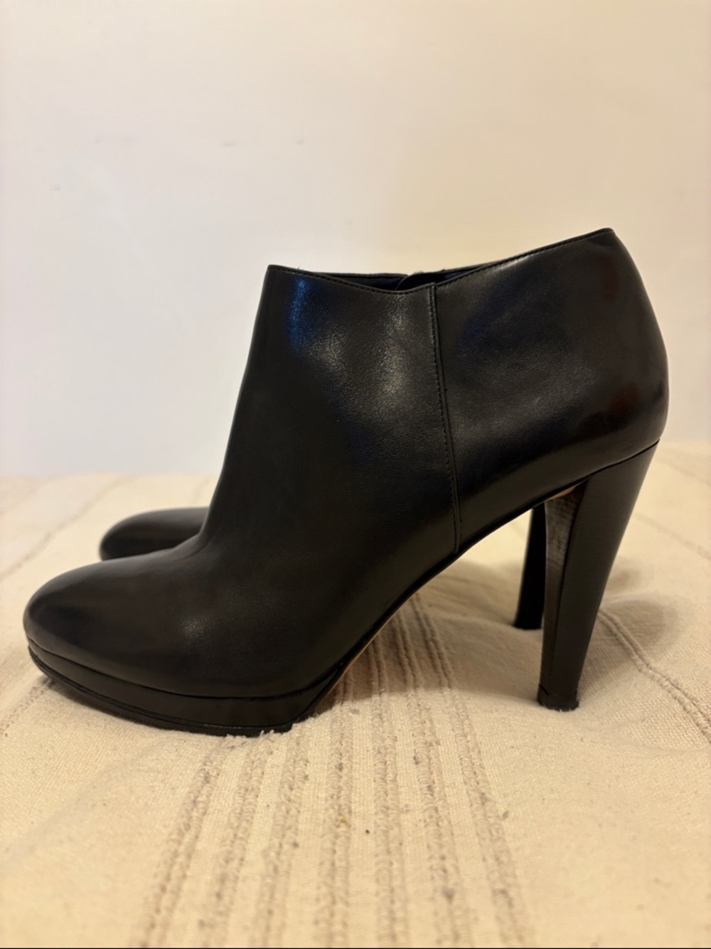 VIA SPIGA ANKLE BOOTIES